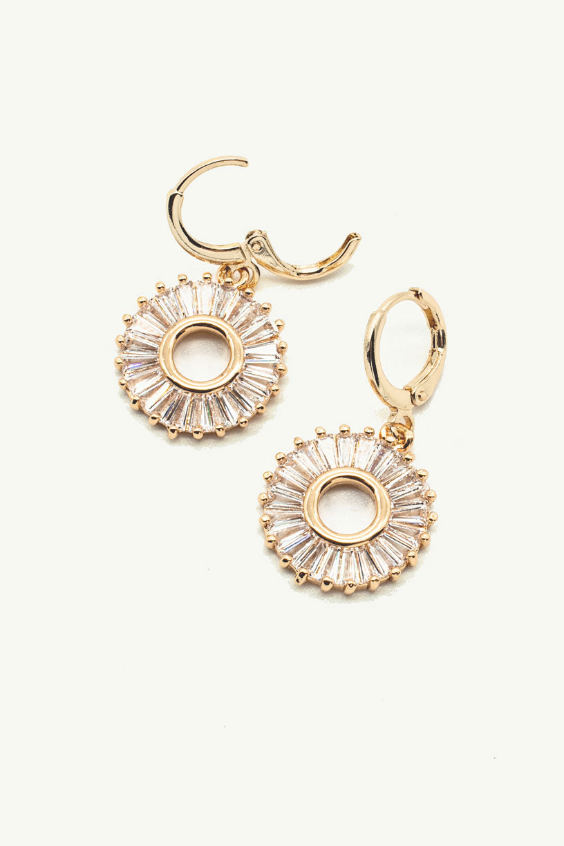 Gold round earring covered with CZ