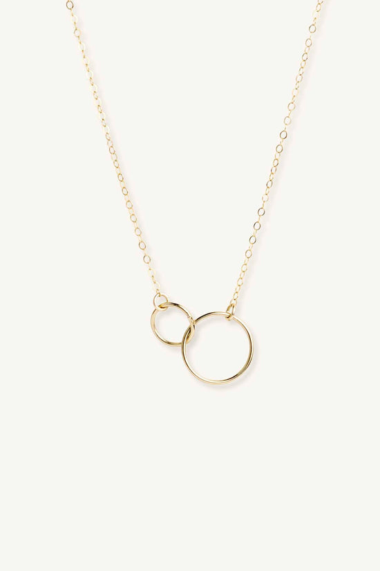 Interlocked circles dainty gold necklace